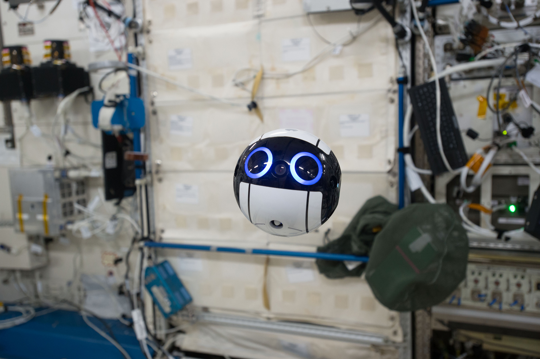 國際太空站的可愛機械人　人家都有任務的